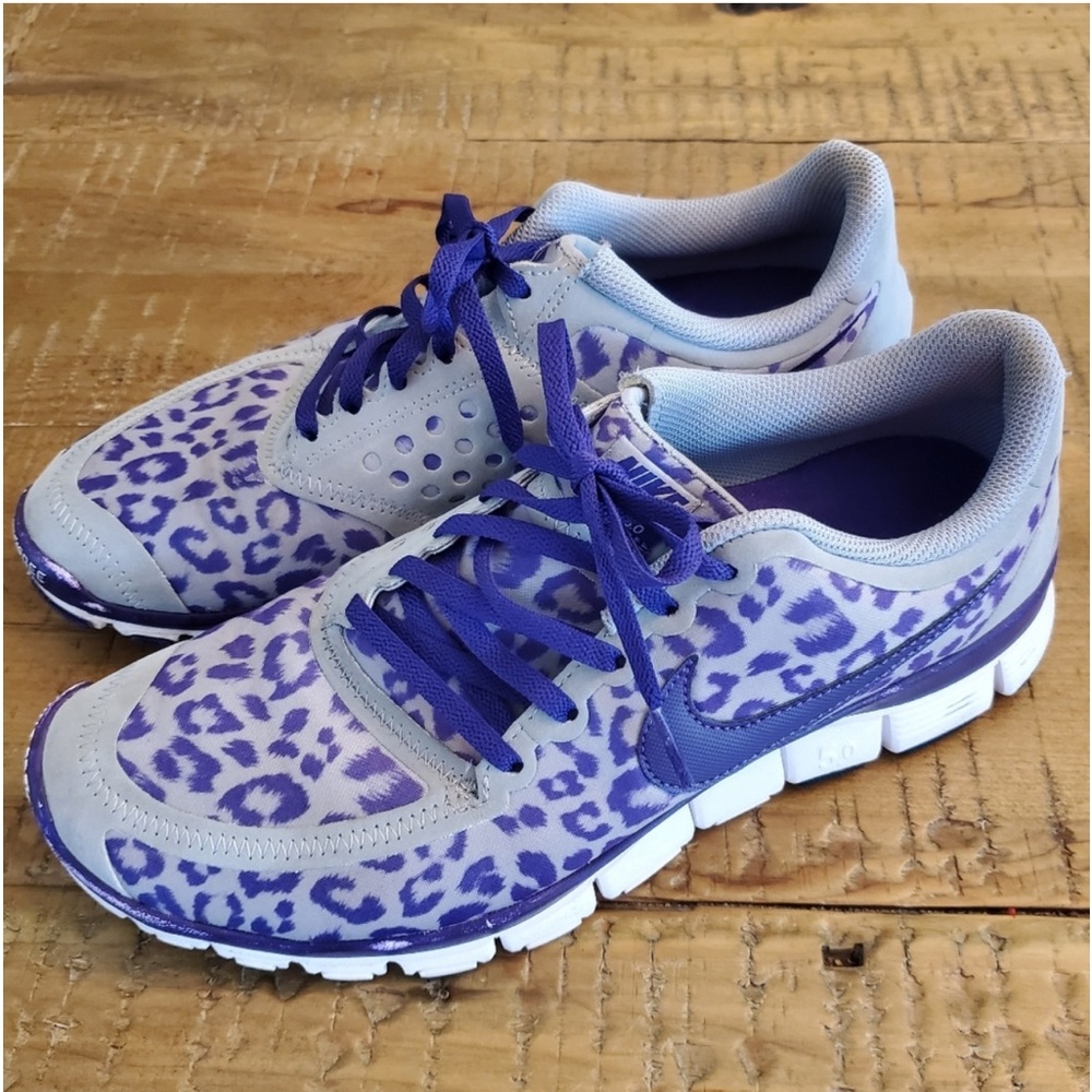 Nike purple sneaker